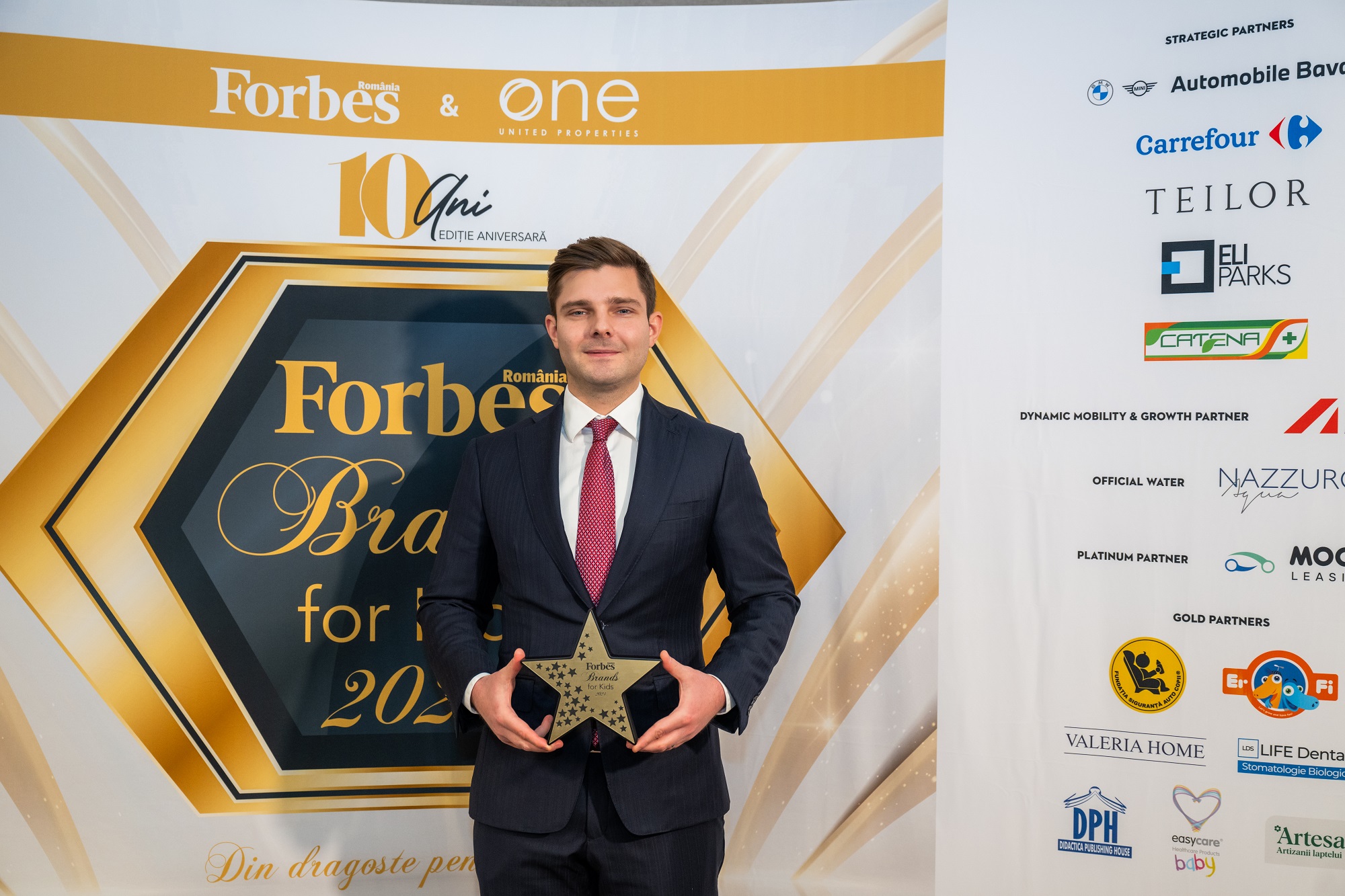 Alexandru Vlad, premiu pentru brandul Adora, primit la Gala Forbes Brands For Kids 2024